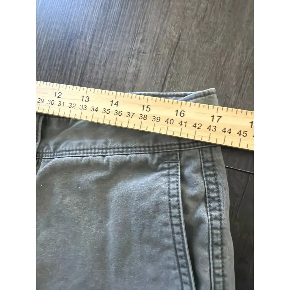 Men’s grey Eddie Bauer cargo pants